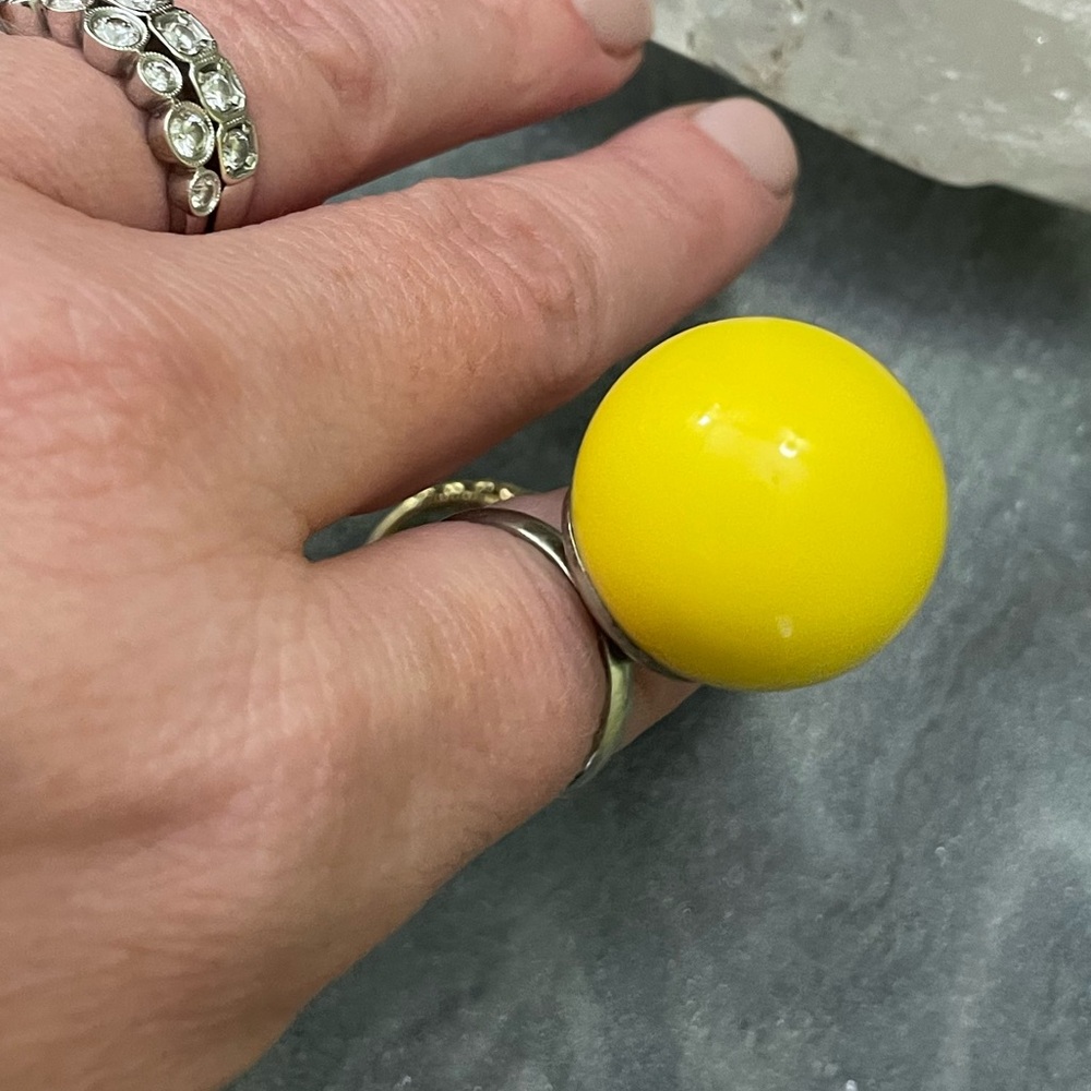 Vintage Yellow Ball Statement Ring - Picture 6 of 12
